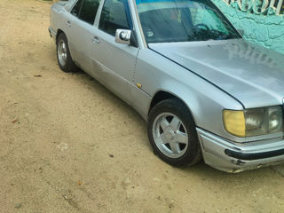 Mercedes Series (W124) foto 3