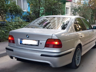 BMW 5 Series foto 3