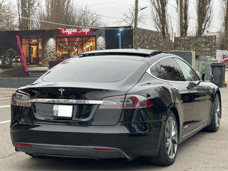 Tesla Model S foto 4