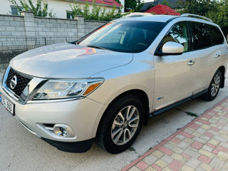 Nissan Pathfinder foto 2