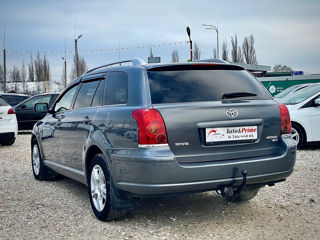 Toyota Avensis foto 5