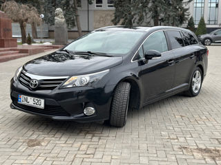 Toyota Avensis foto 2