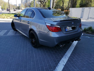 BMW 5 Series foto 4