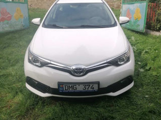 Toyota Auris foto 1