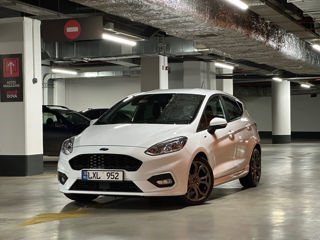 Ford Fiesta foto 4