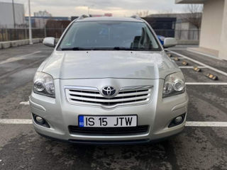 Toyota Avensis foto 1