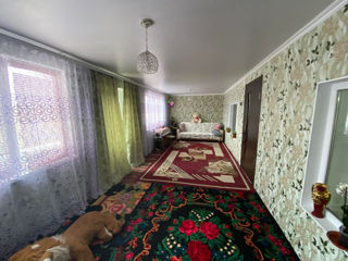 Casa de locuit în raionul Rezina, centru satului Buşăuca cu o suprafata de 150m pe un teren de 25ari foto 6
