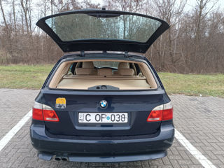 BMW 5 Series Touring foto 6