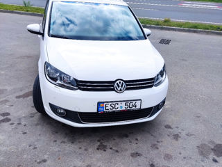 Volkswagen Touran foto 2