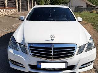 Mercedes E-Class foto 1