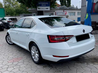 Skoda Superb foto 3