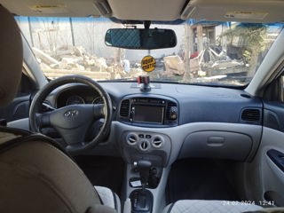 Hyundai Accent foto 4