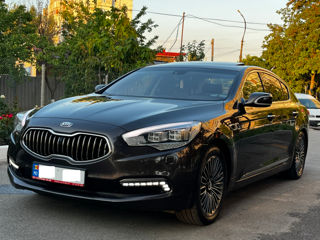 KIA Quoris