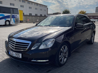 Mercedes E-Class foto 1