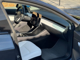 Tesla Model 3 foto 9