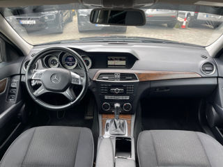 Mercedes C-Class foto 12