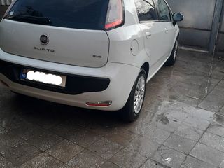 Fiat Grande Punto 5D foto 1