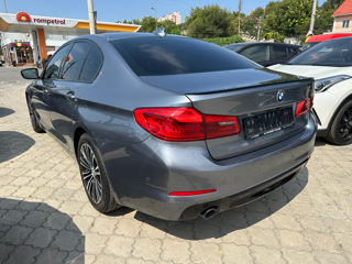 BMW 5 Series foto 4