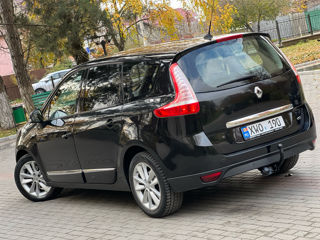 Renault Grand Scenic foto 2