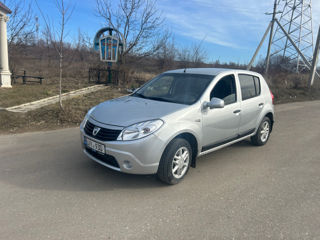 Dacia Sandero foto 2