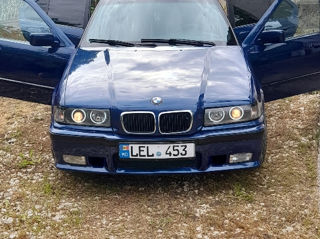 BMW 3 Series foto 1