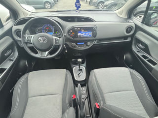 Toyota Yaris foto 9