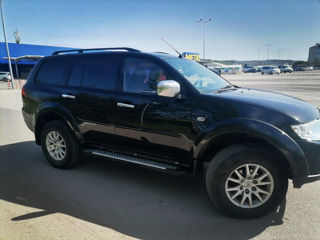 Mitsubishi Pajero Sport foto 3