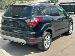 Ford Kuga foto 2