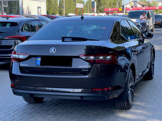 Skoda Superb foto 2
