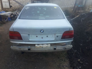 BMW 5 Series foto 2