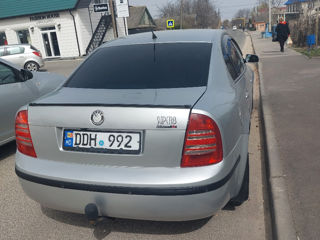 Skoda Superb foto 2