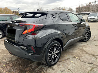 Toyota C-HR фото 3