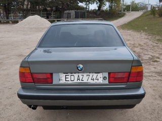 BMW 5 Series foto 4