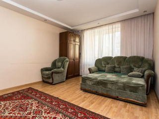 Apartament cu 2 camere, 62 m², Botanica, Chișinău foto 3