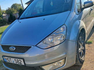 Ford Galaxy foto 2