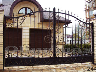 Copertine, porți,  balustrade,  garduri,gratii, uși metalice , alte confecții din fier. foto 11