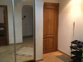 Apartament cu 3 camere, 90 m², Botanica, Chișinău foto 9