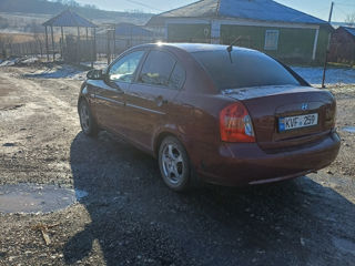 Hyundai Accent foto 2