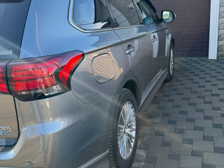 Mitsubishi Outlander foto 4