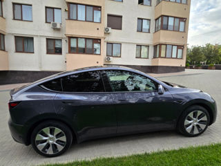 Tesla Model Y foto 4