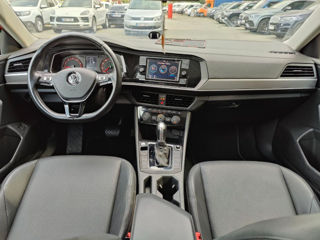 Volkswagen Jetta foto 8