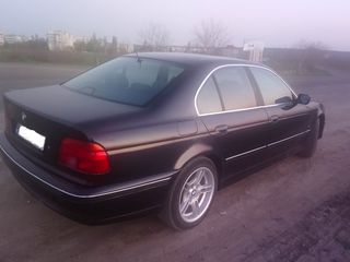 BMW 5 Series foto 6