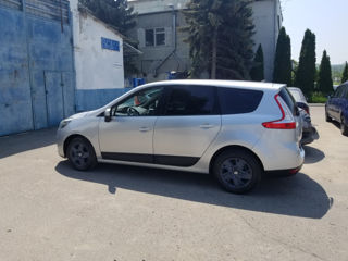 Renault Grand Scenic foto 2