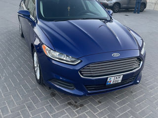 Ford Fusion foto 2