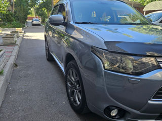 Mitsubishi Outlander foto 1