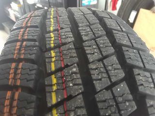 225 / 70 R15 c  iarna 1800 lei foto 5