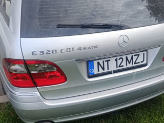 Mercedes E-Class foto 2