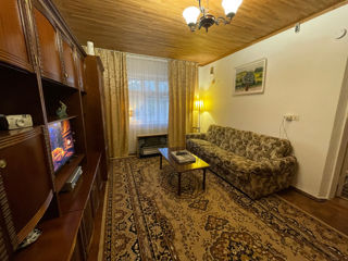 Sofa sovietică din lemn foarte calitativă foto 2