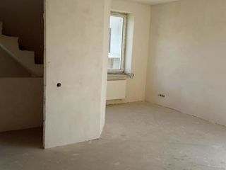 Se vinde apartament in 3 nivele in Gratiesti cu intrare separata 38.000 Euro foto 9