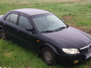 Mazda 323 foto 2